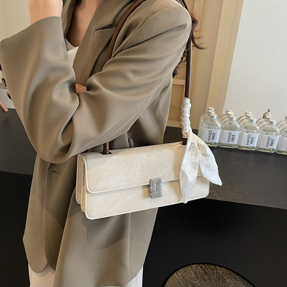 Vespéria Shoulder Bag