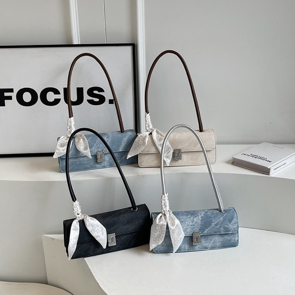 Vespéria Shoulder Bag