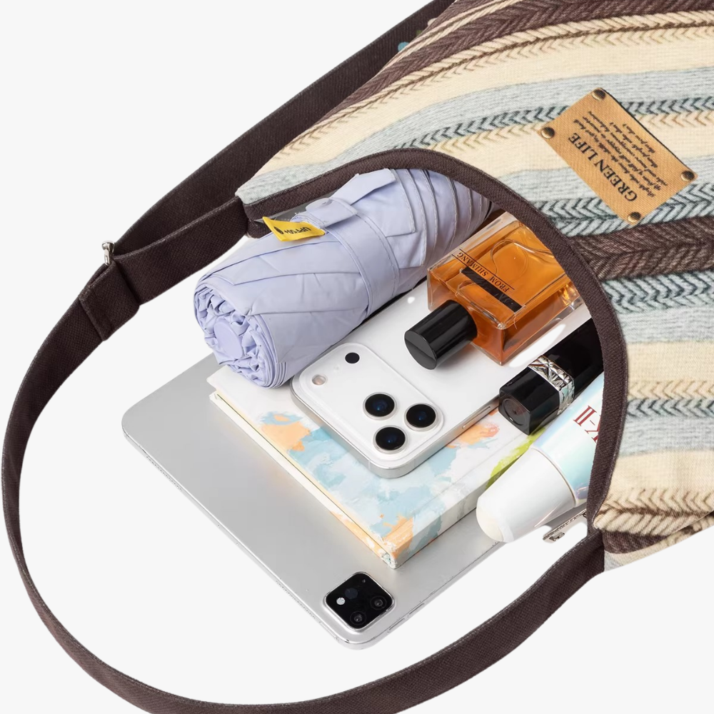 Mistrielle Cat Motif Shoulder Bag