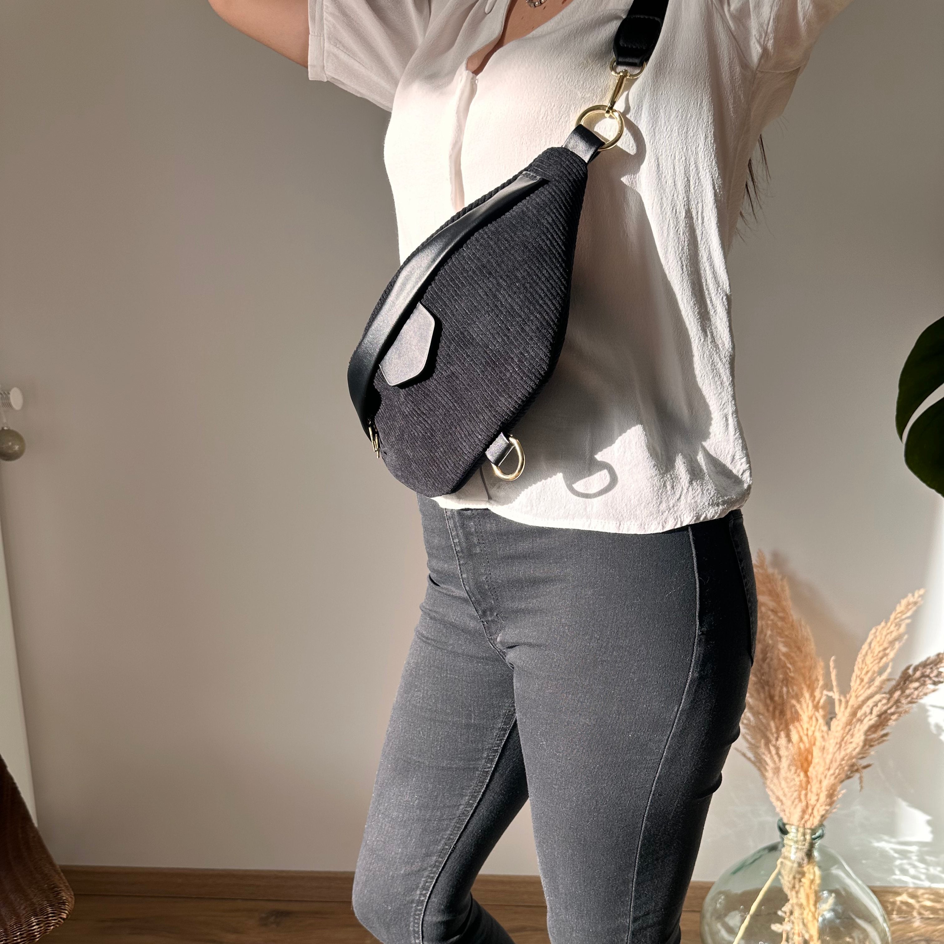 Velin Crossbody Belt Bag