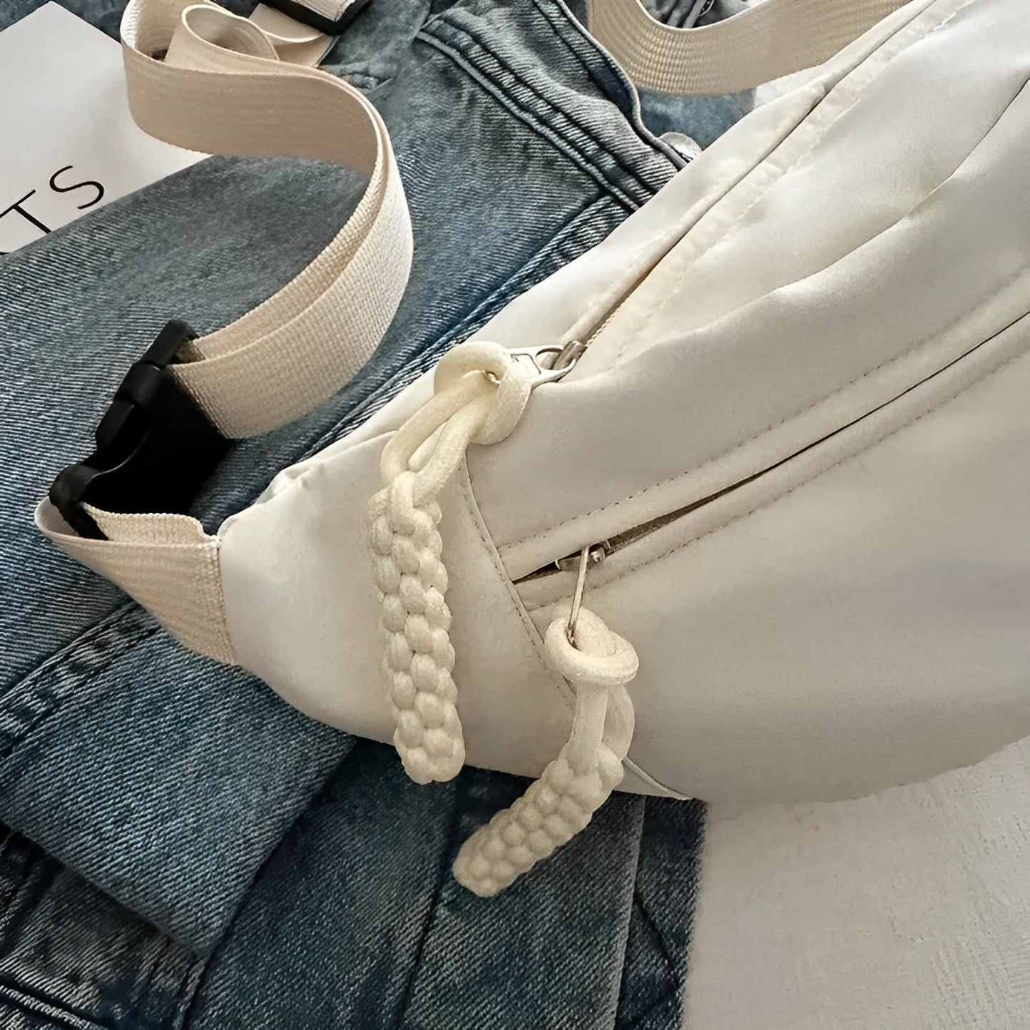 Jauda Crossbody Belt Bag