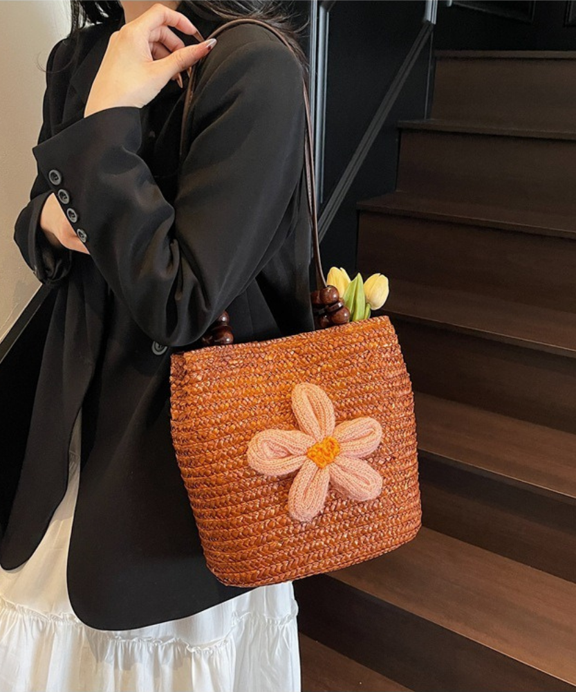 Fleurwave Woven Straw Shoulder Bag