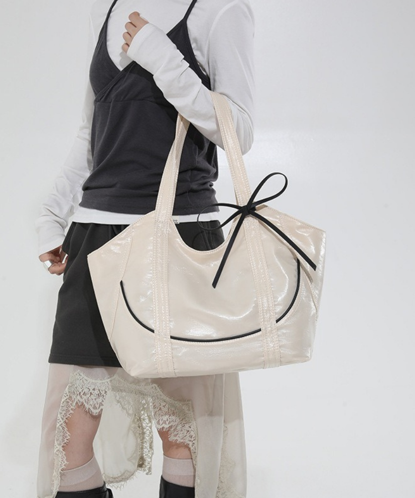 Clovara Glossy Tote Bag