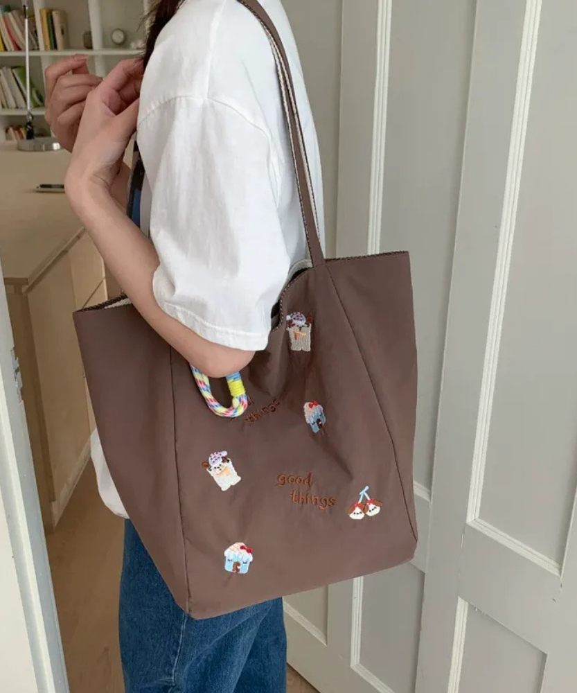 Fioratta Embroidered Tote Bag