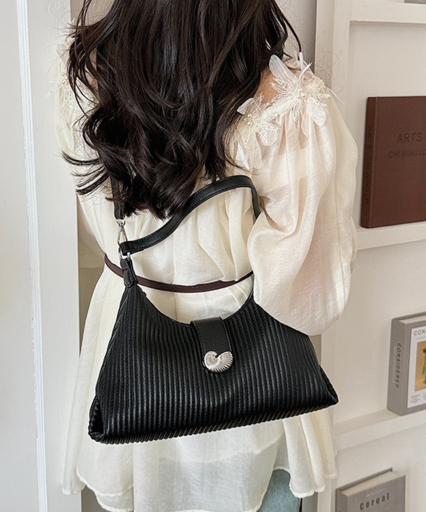 Vanthea Pleated Shoulder Bag