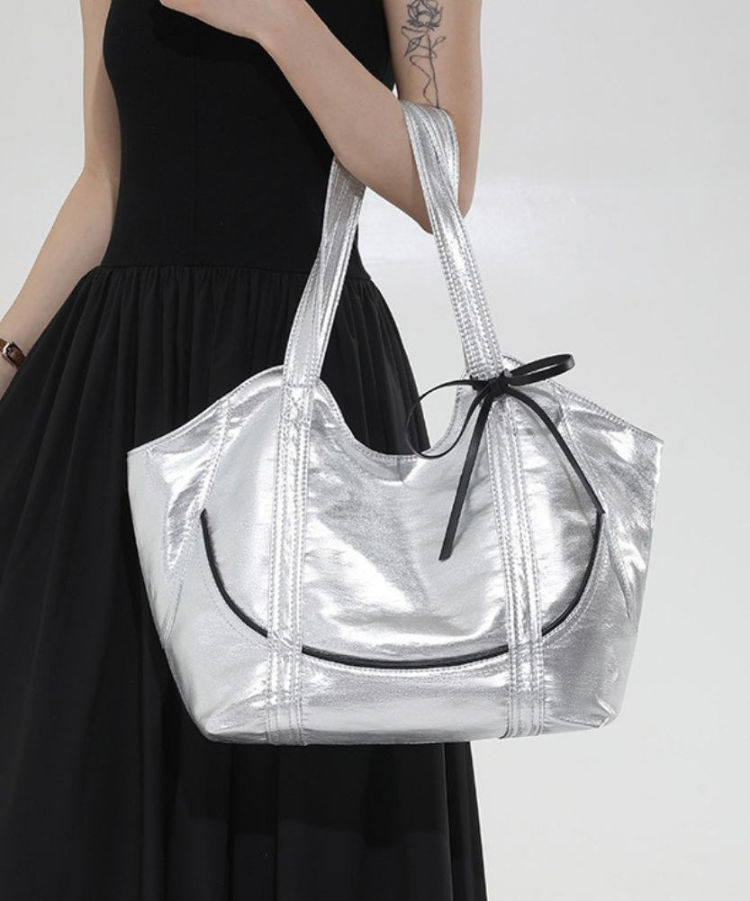 Clovara Glossy Tote Bag