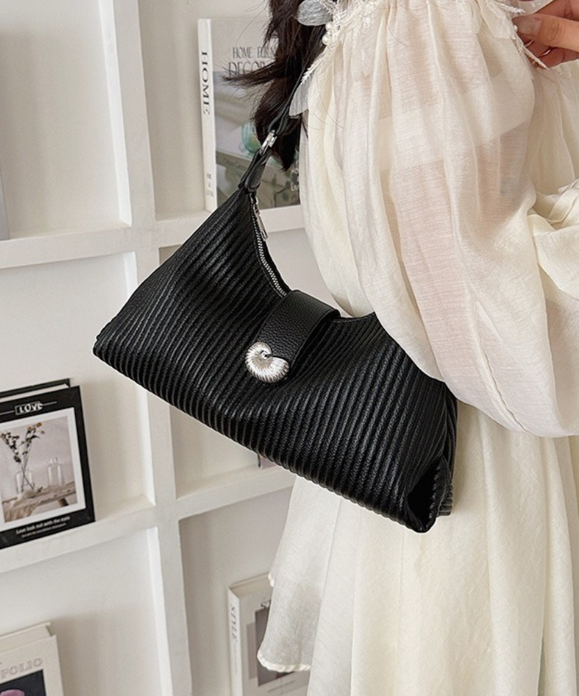 Vanthea Pleated Shoulder Bag