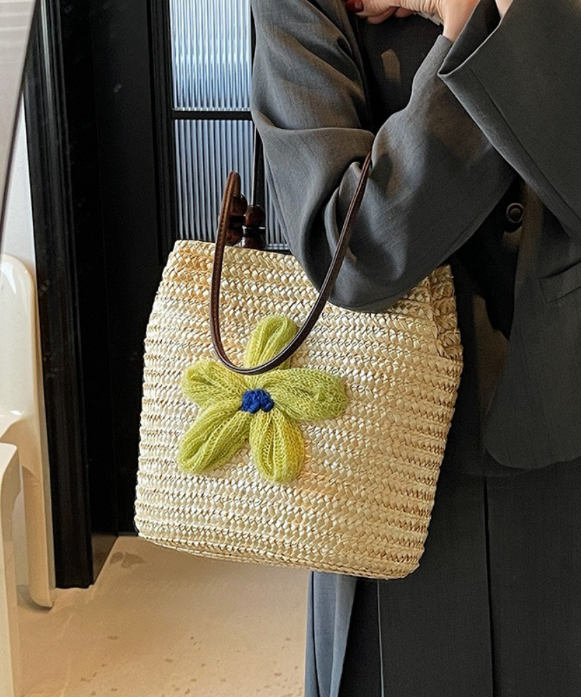 Fleurwave Woven Straw Shoulder Bag