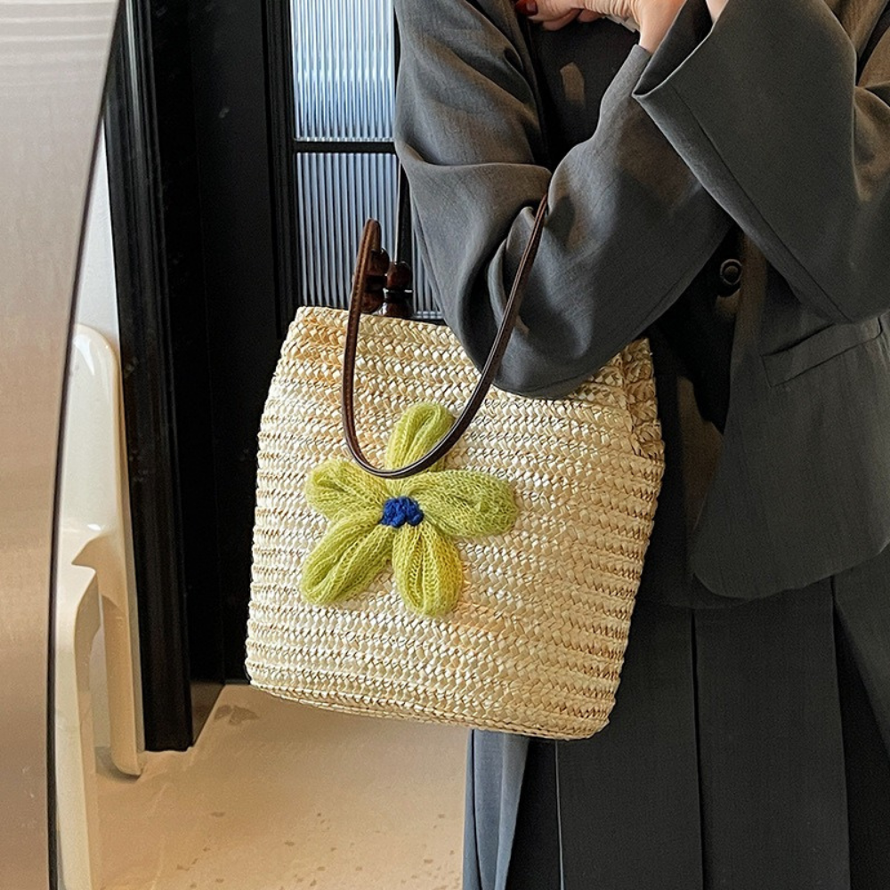 Fleurwave Woven Straw Shoulder Bag