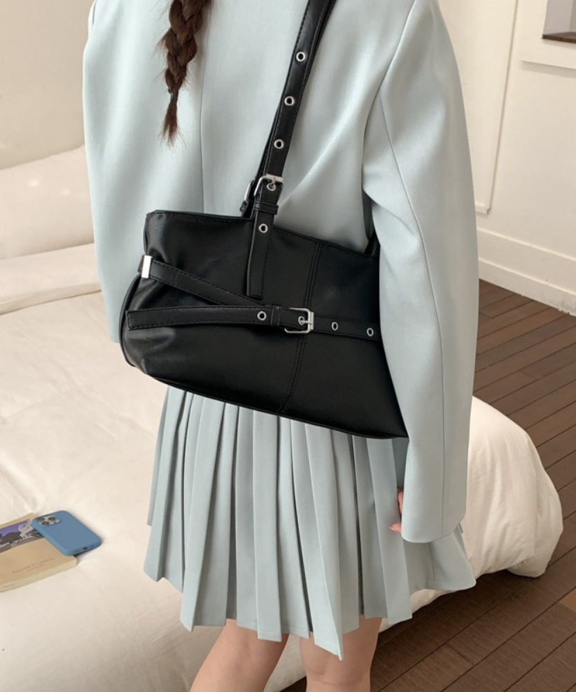 Lioré Shoulder Bag