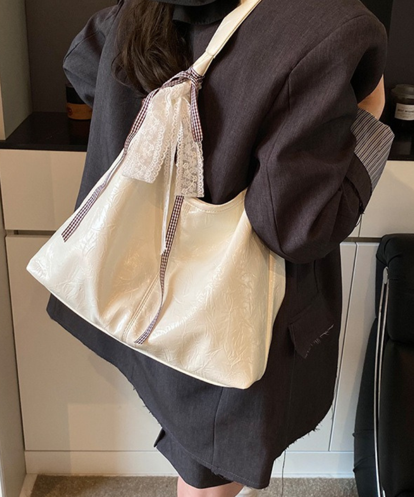 Théophane Shoulder Bag