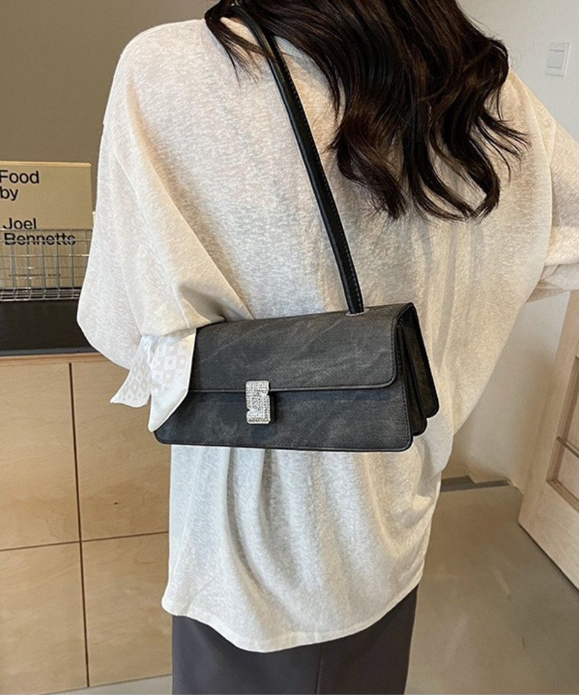 Vespéria Shoulder Bag