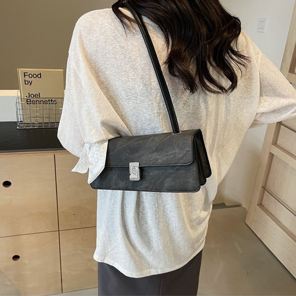 Vespéria Shoulder Bag