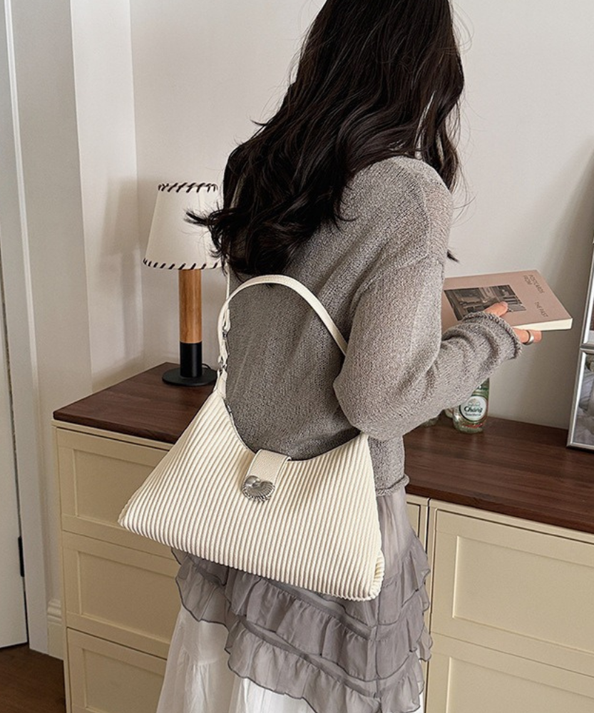 Vanthea Pleated Shoulder Bag