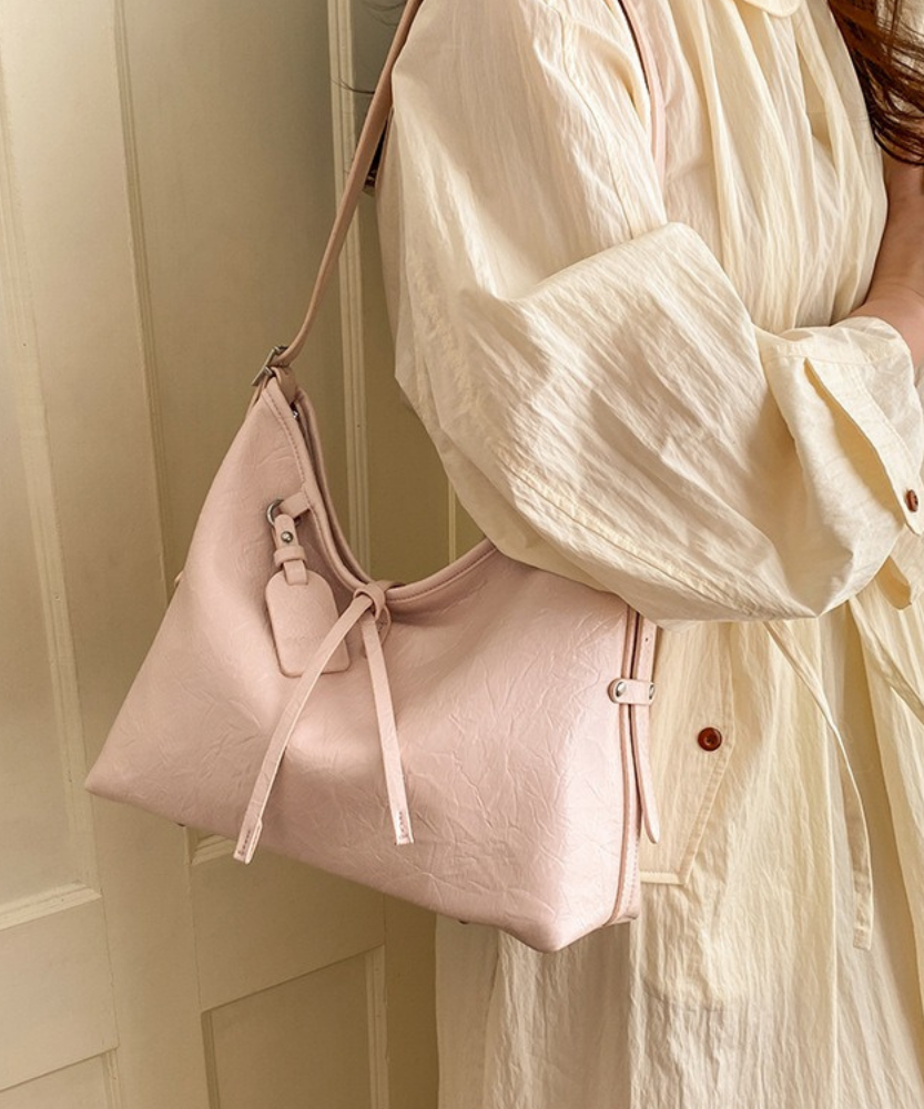 Valenne Slouchy Shoulder Bag