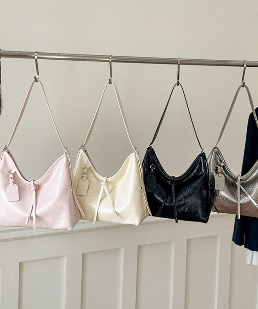 Valenne Slouchy Shoulder Bag