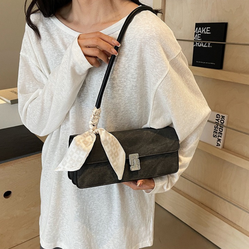 Vespéria Shoulder Bag