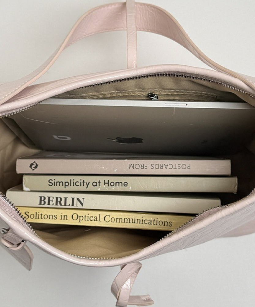 Valenne Slouchy Shoulder Bag