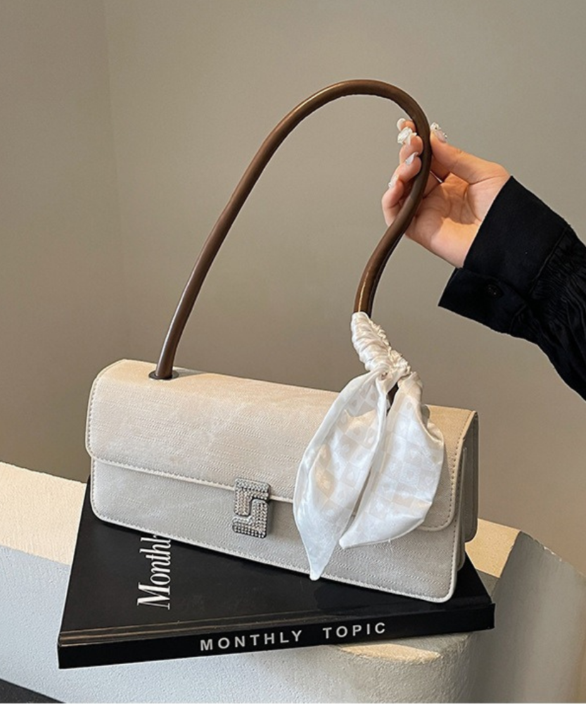 Vespéria Shoulder Bag