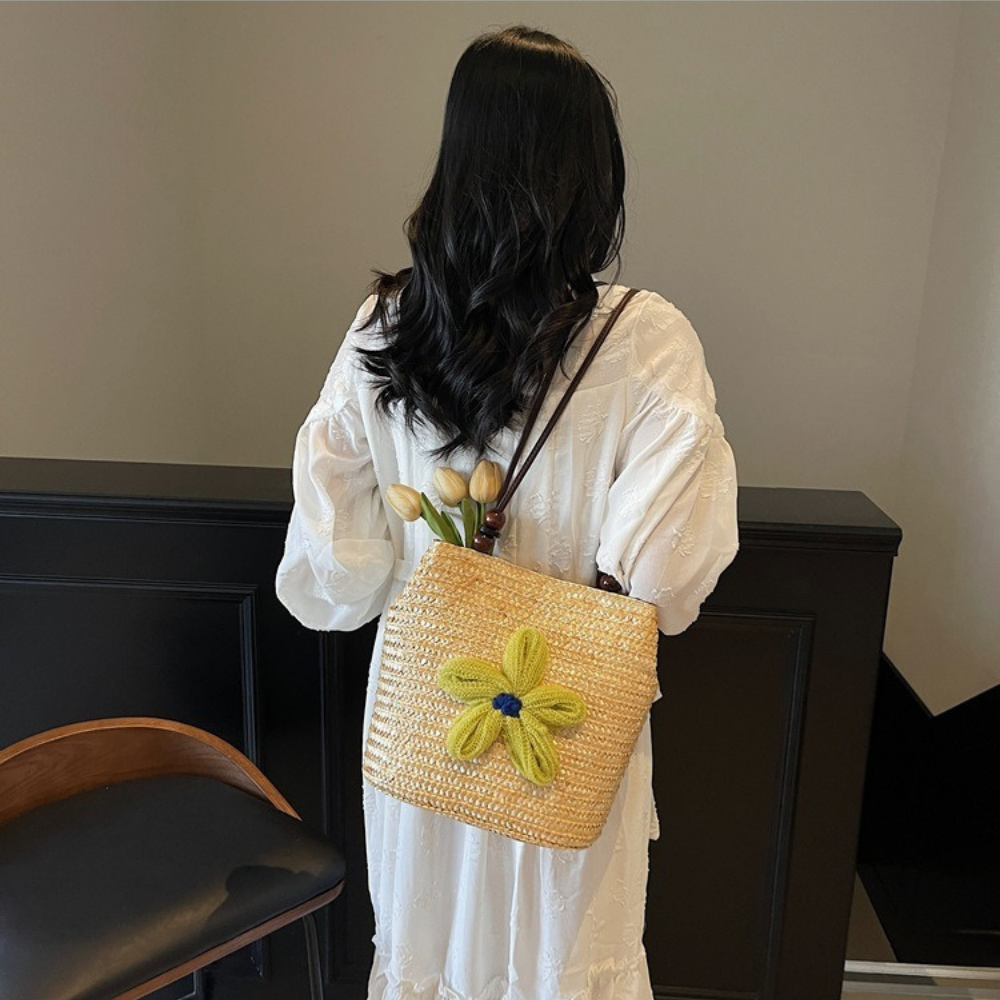 Fleurwave Woven Straw Shoulder Bag