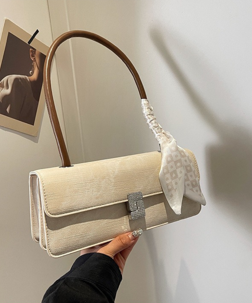 Vespéria Shoulder Bag