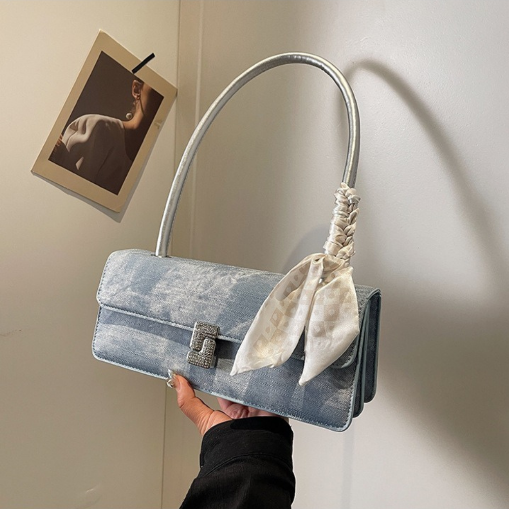 Vespéria Shoulder Bag