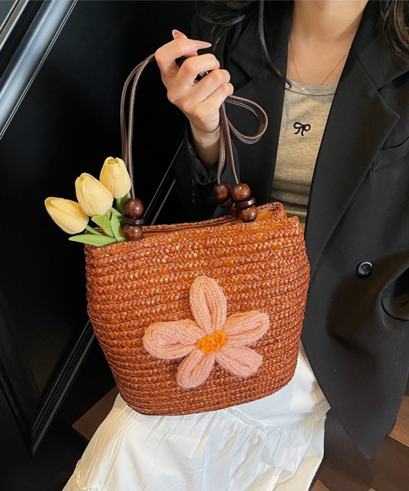 Fleurwave Woven Straw Shoulder Bag