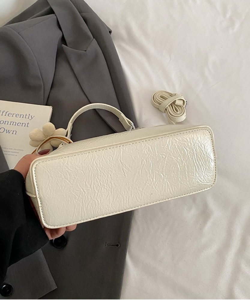 Dymira Flower Shoulder Bag