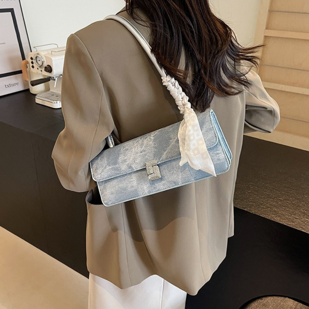 Vespéria Shoulder Bag