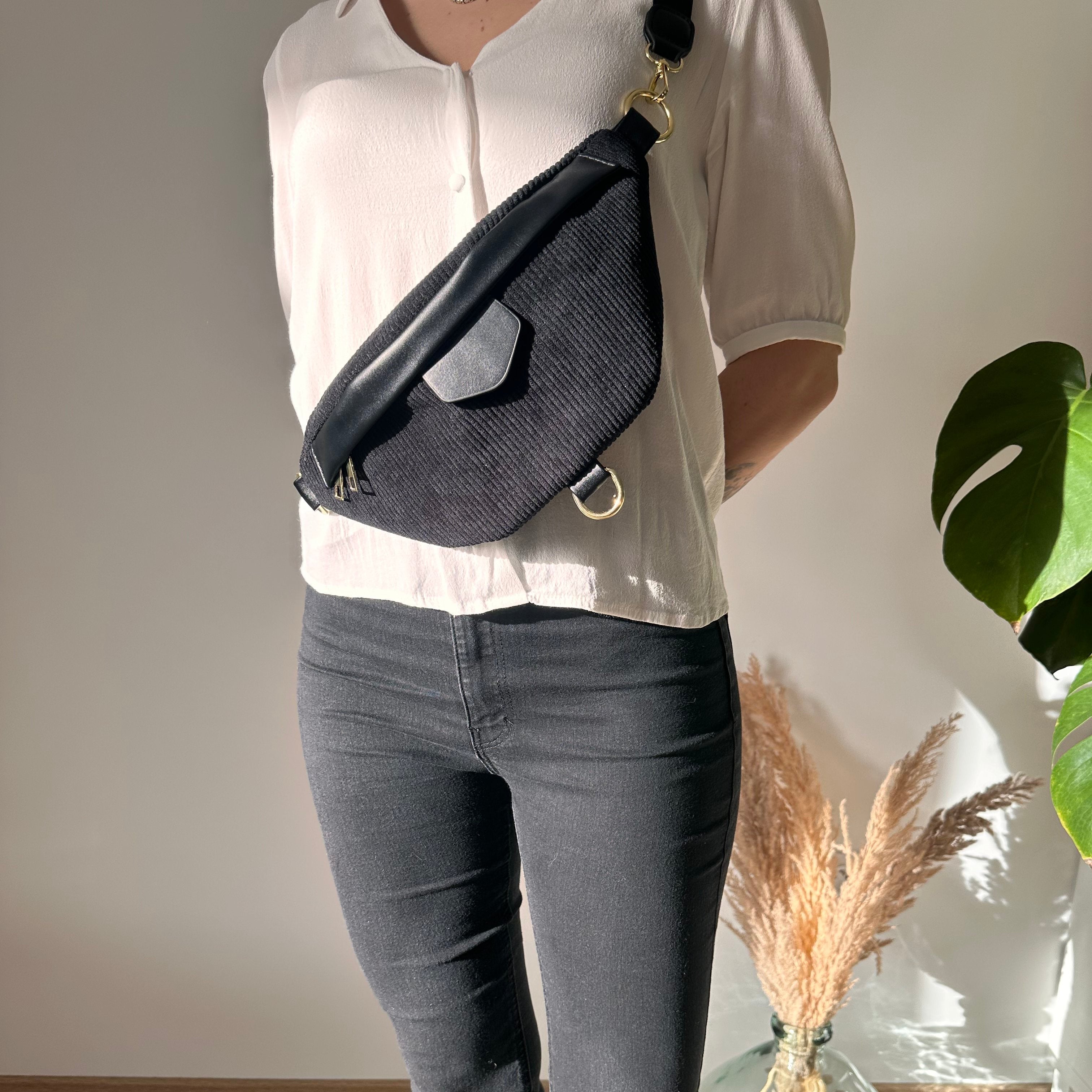 Velin Crossbody Belt Bag