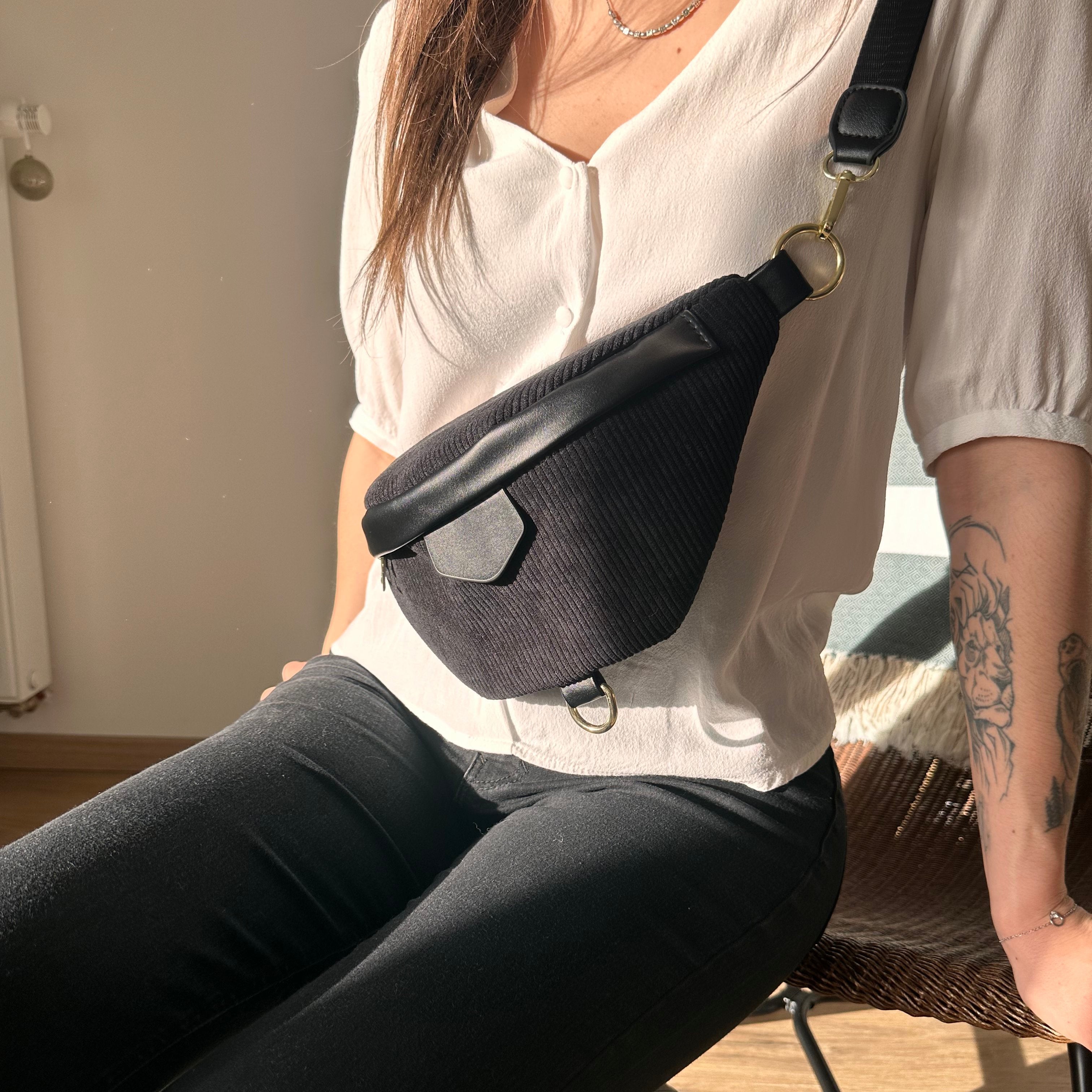 Velin Crossbody Belt Bag
