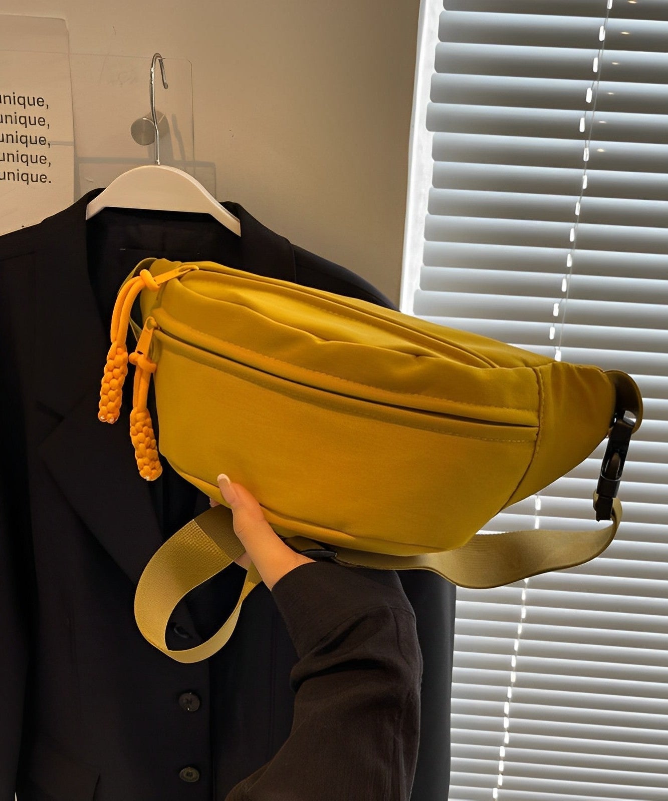 Jauda Crossbody Belt Bag