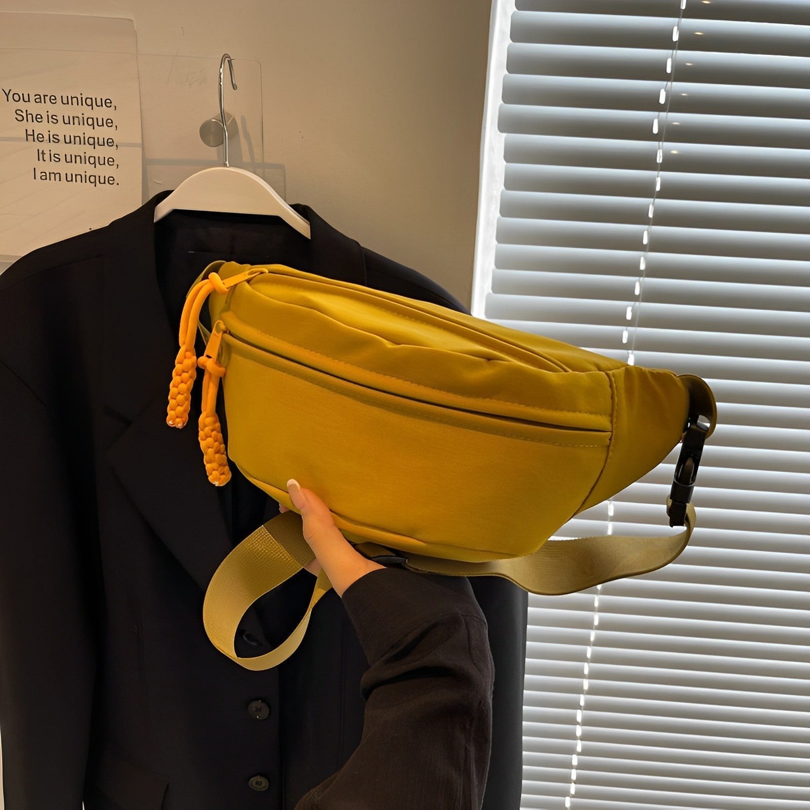 Jauda Crossbody Belt Bag