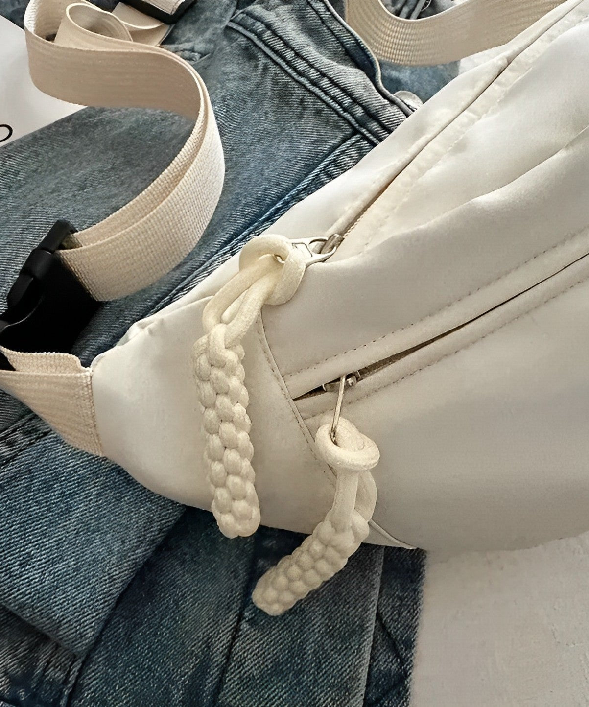 Jauda Crossbody Belt Bag