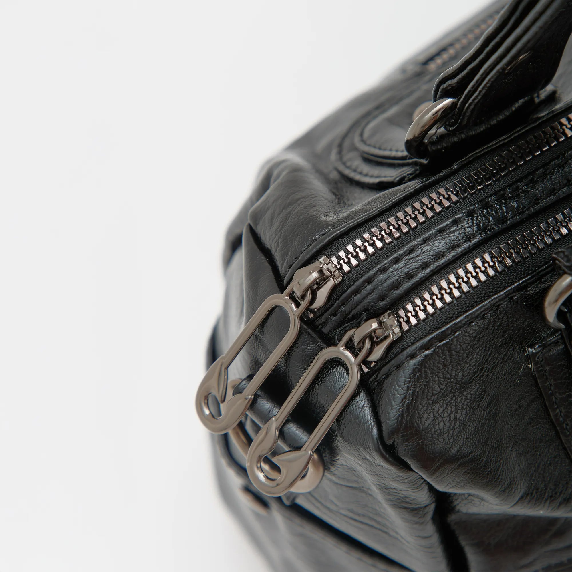 Vanéa Vegan Leather Crossbody Bag