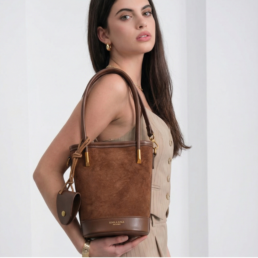 Évora Suede-Look Bucket Bag
