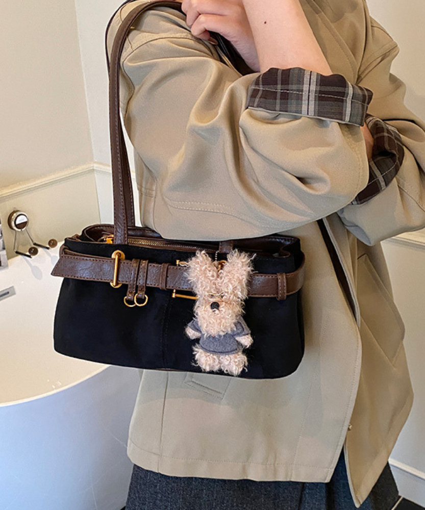 Lunéa Cat Charm Shoulder Bag