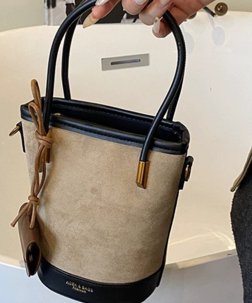 Évora Suede-Look Bucket Bag