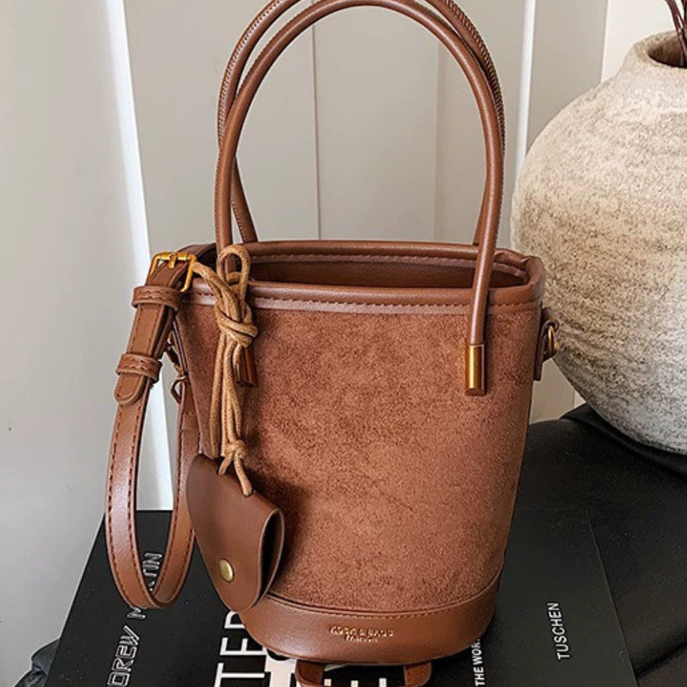 Évora Suede-Look Bucket Bag